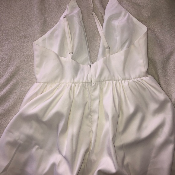 V cut romper - Picture 3 of 3